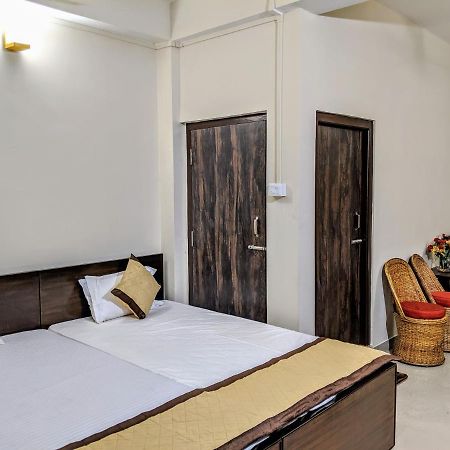 Townhouse - The Urban Inn Dibrugarh Buitenkant foto
