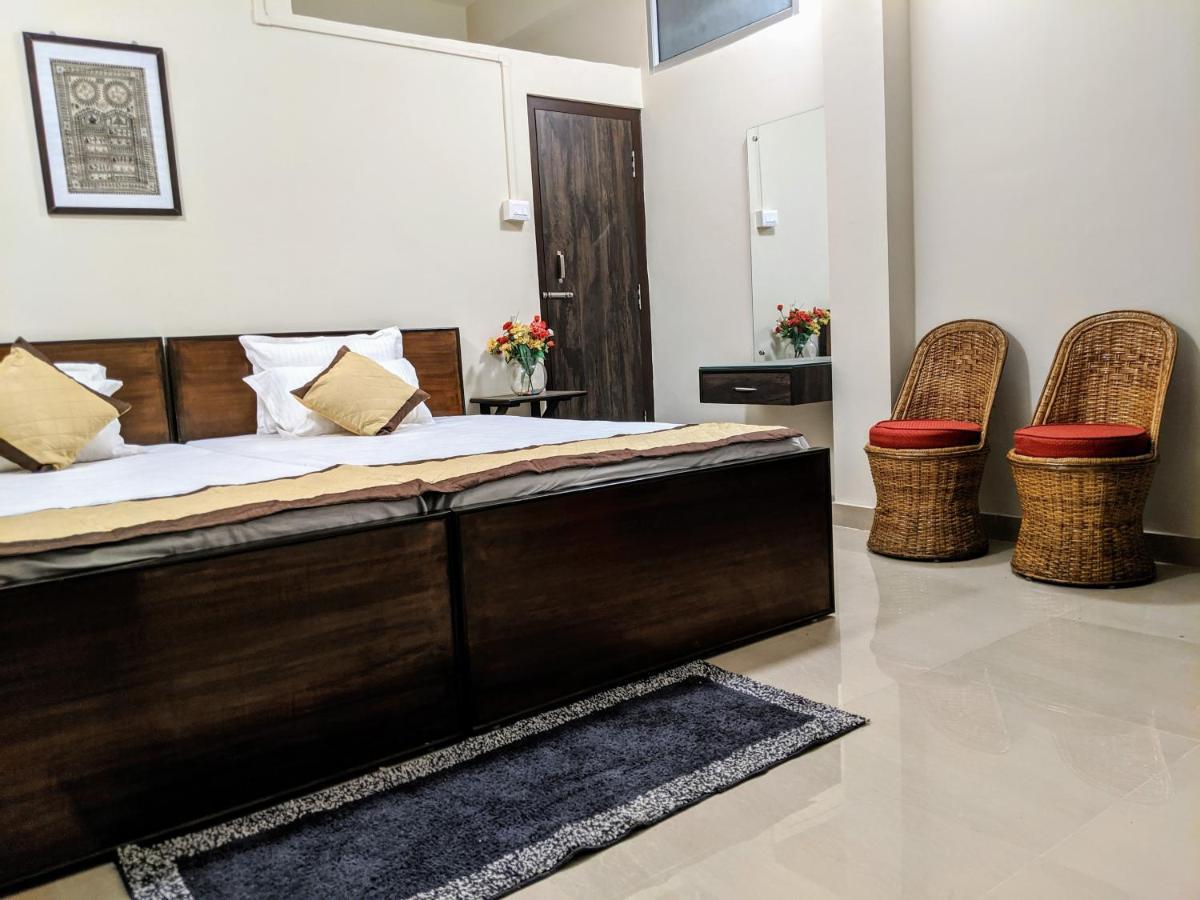 Townhouse - The Urban Inn Dibrugarh Buitenkant foto